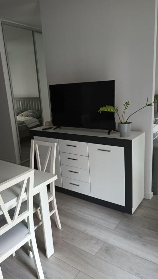 Apartment Z Ogrodkiem Na Warszawskiej Woli Warszawa Eksteriør billede