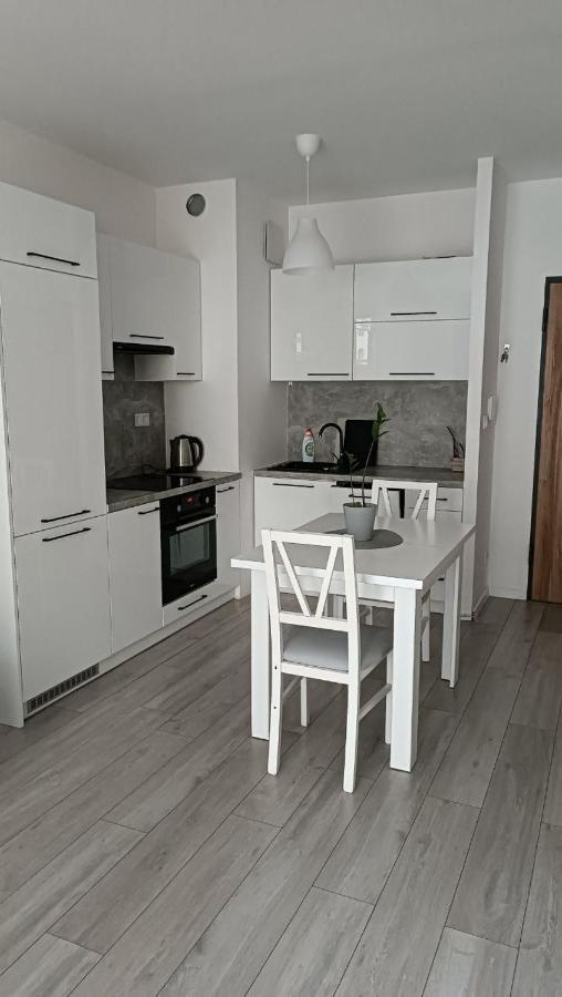 Apartment Z Ogrodkiem Na Warszawskiej Woli Warszawa Eksteriør billede