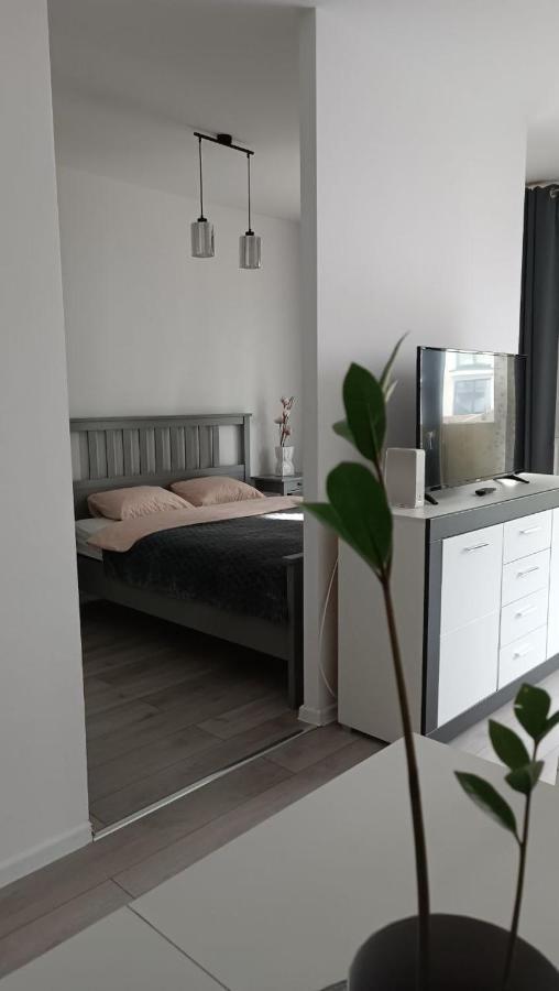 Apartment Z Ogrodkiem Na Warszawskiej Woli Warszawa Eksteriør billede