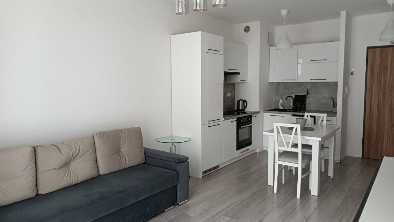 Apartment Z Ogrodkiem Na Warszawskiej Woli Warszawa Eksteriør billede