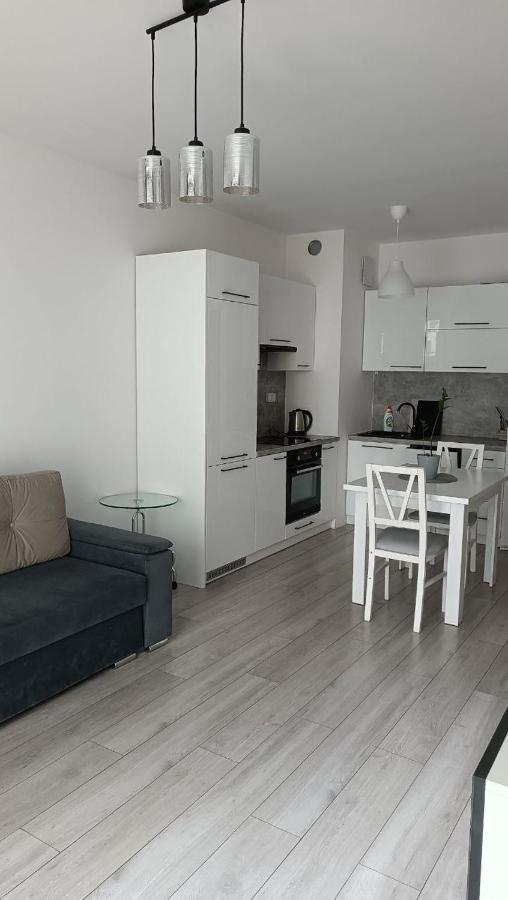 Apartment Z Ogrodkiem Na Warszawskiej Woli Warszawa Eksteriør billede