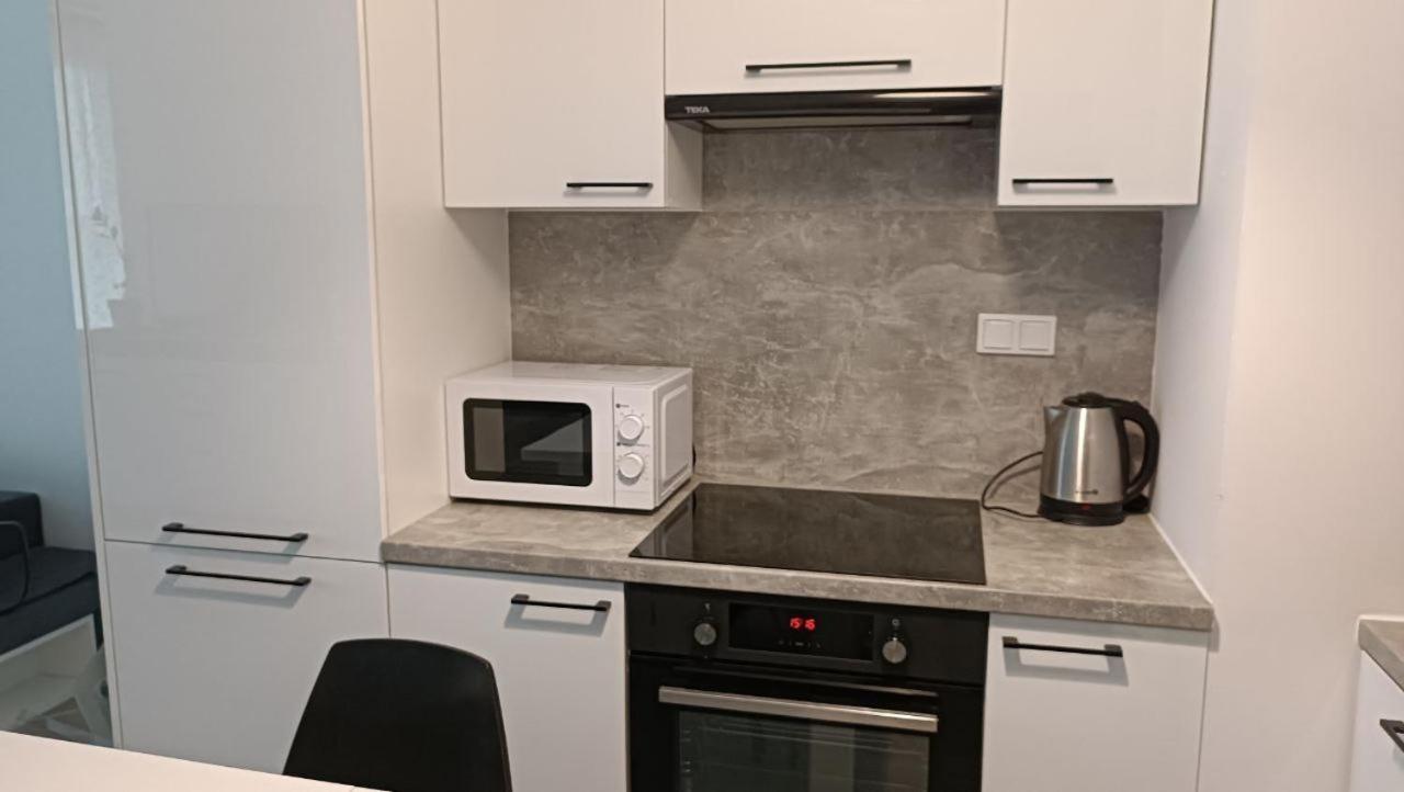 Apartment Z Ogrodkiem Na Warszawskiej Woli Warszawa Eksteriør billede
