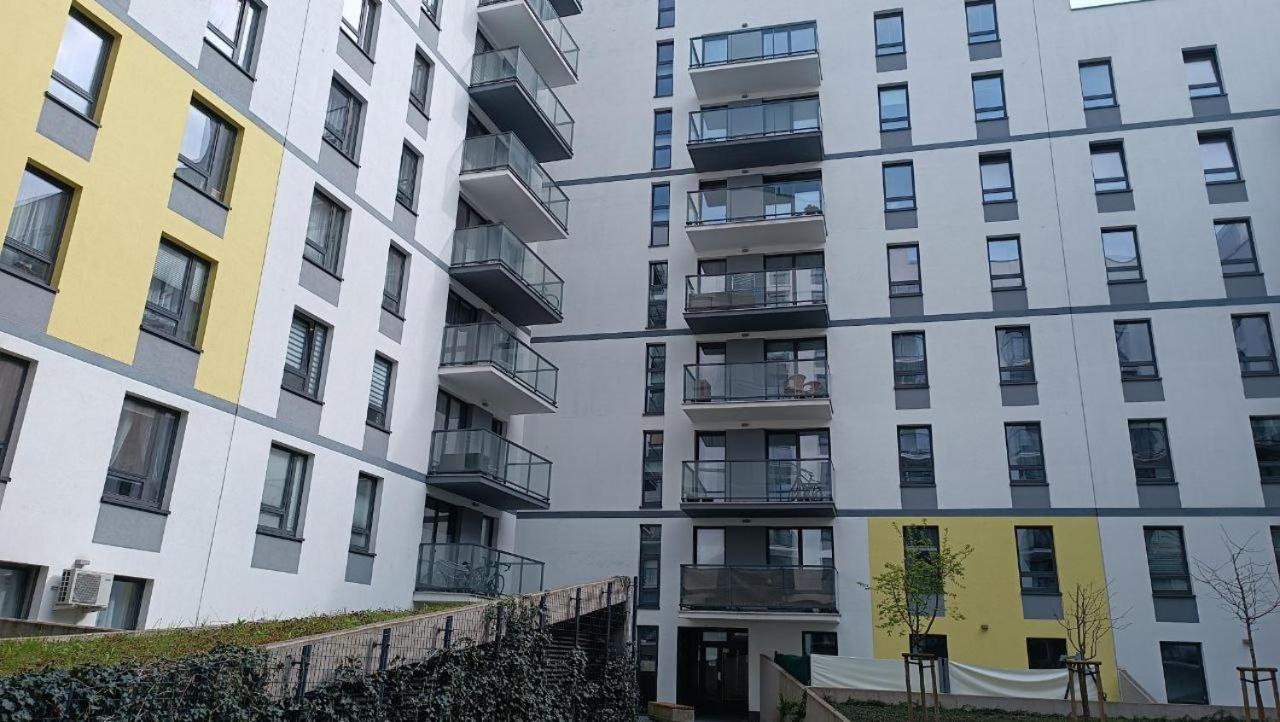 Apartment Z Ogrodkiem Na Warszawskiej Woli Warszawa Eksteriør billede